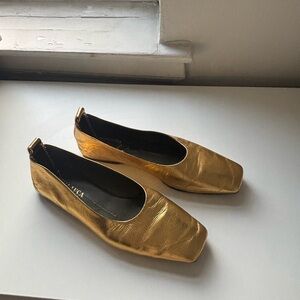 Chic Gold Women's Flats